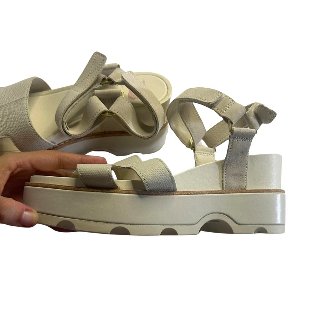 Sorel Joanie IV Y-Strap Wedge Sandals Size 9 Chalk Off-White Leather Platform